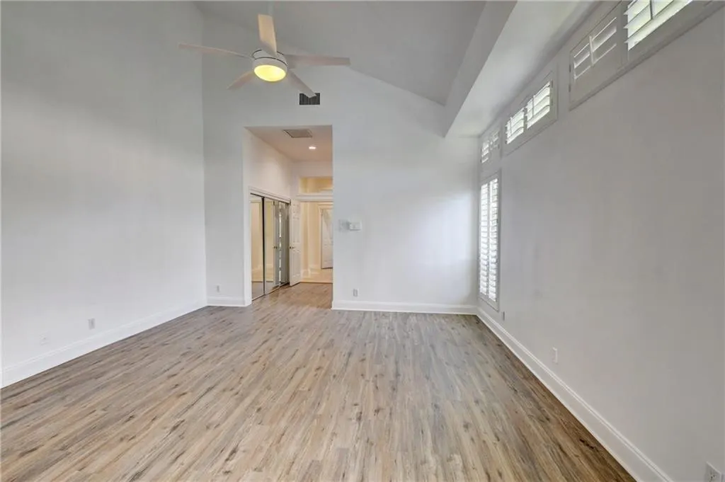 2700 NW 49th St
