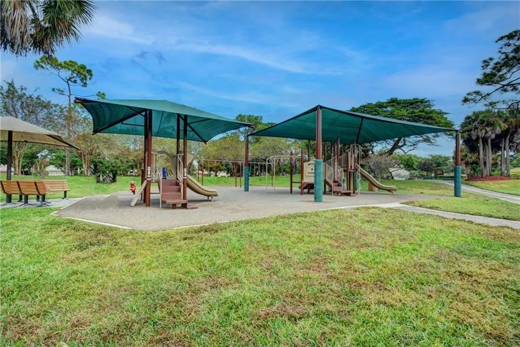 2700 NW 49th St