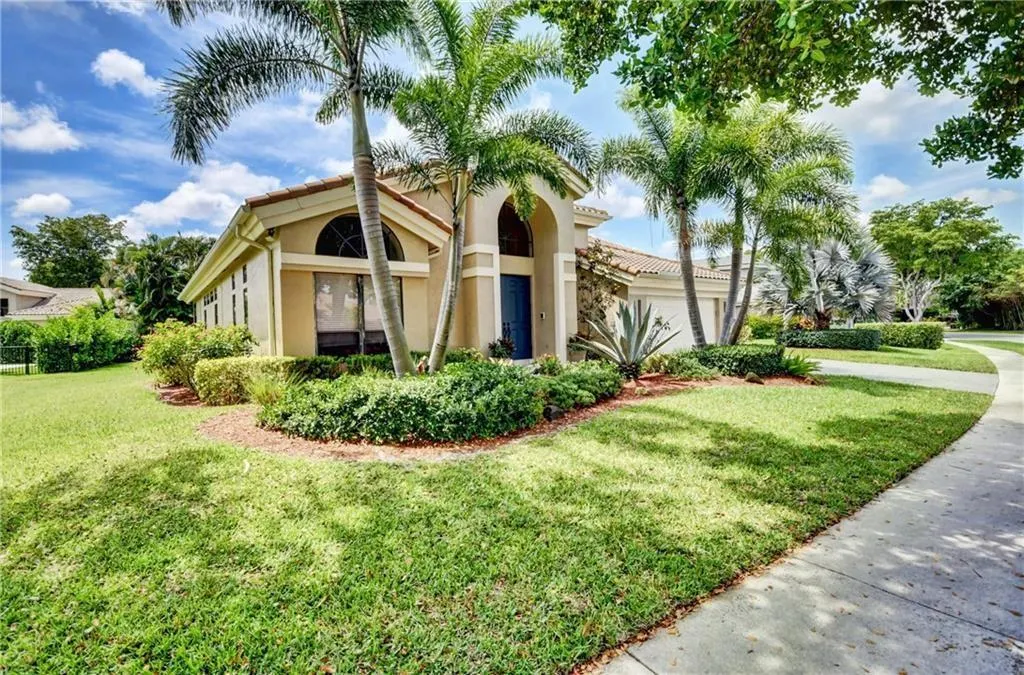 2700 NW 49th St