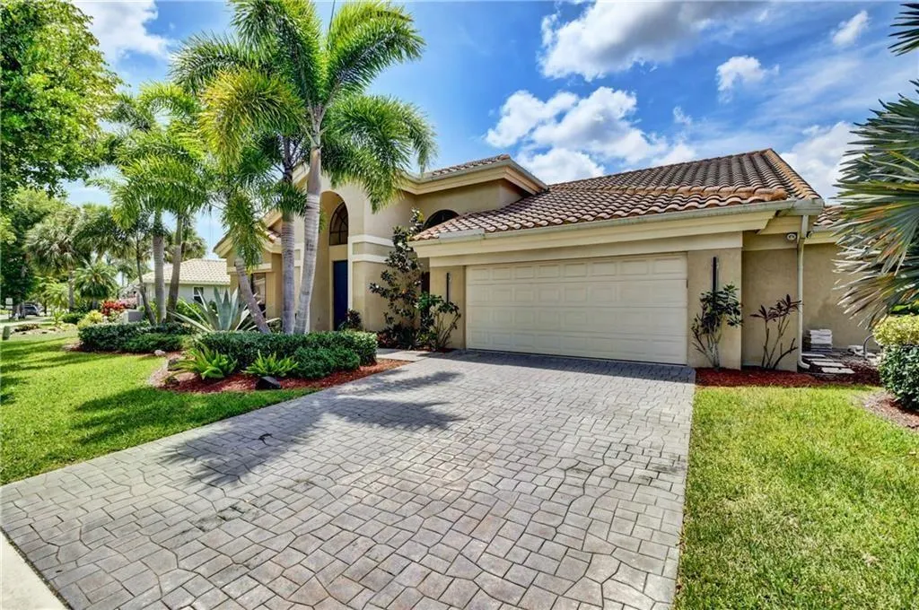 2700 NW 49th St