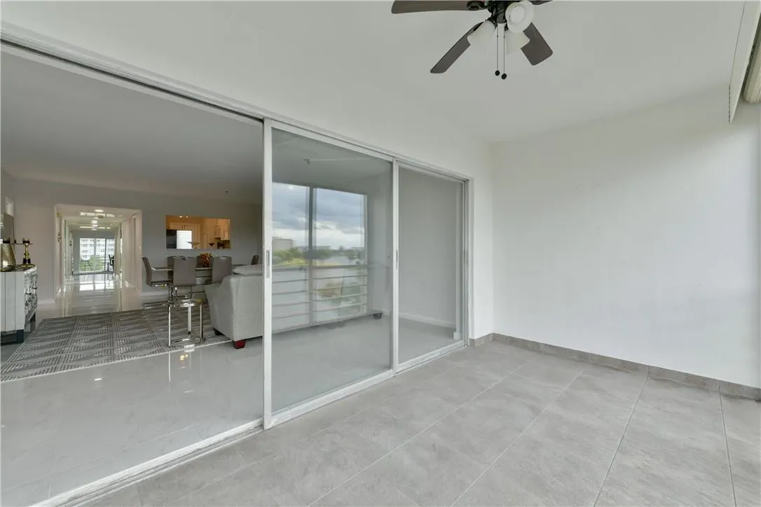 2751 N Palm Aire Drive, #501