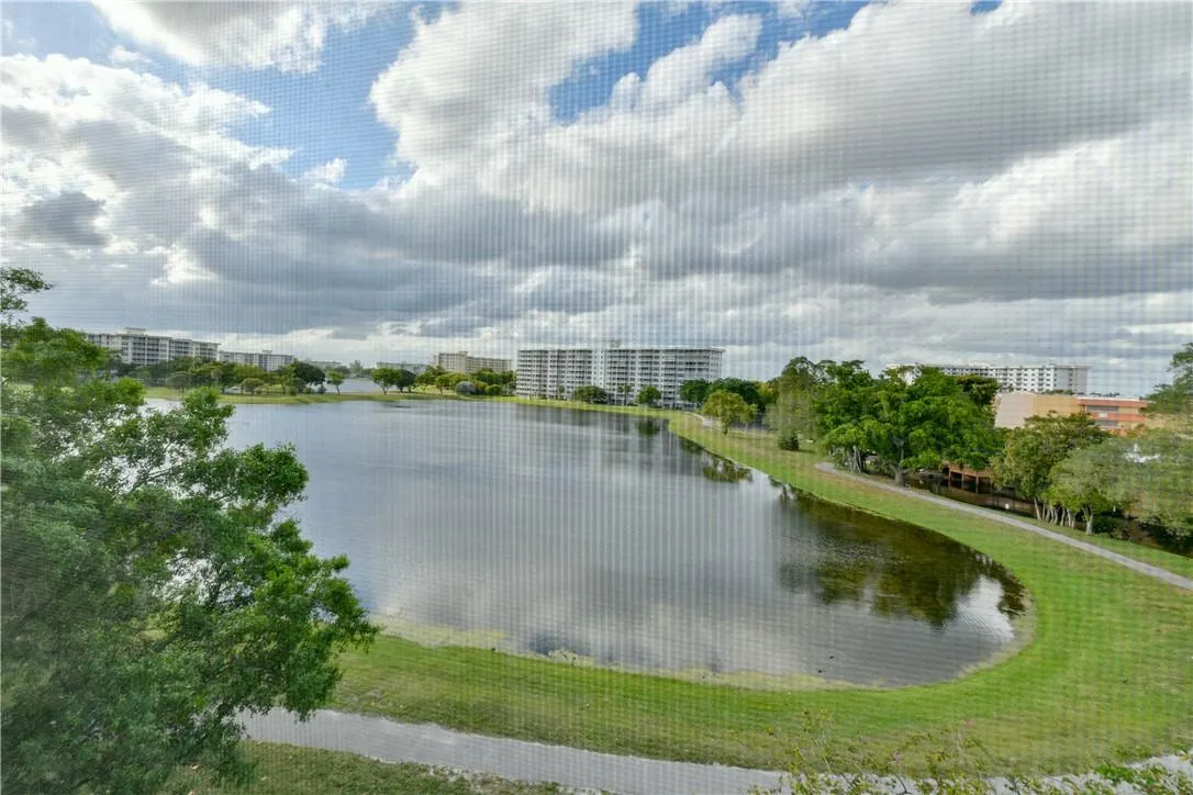 2751 N Palm Aire Drive, #501