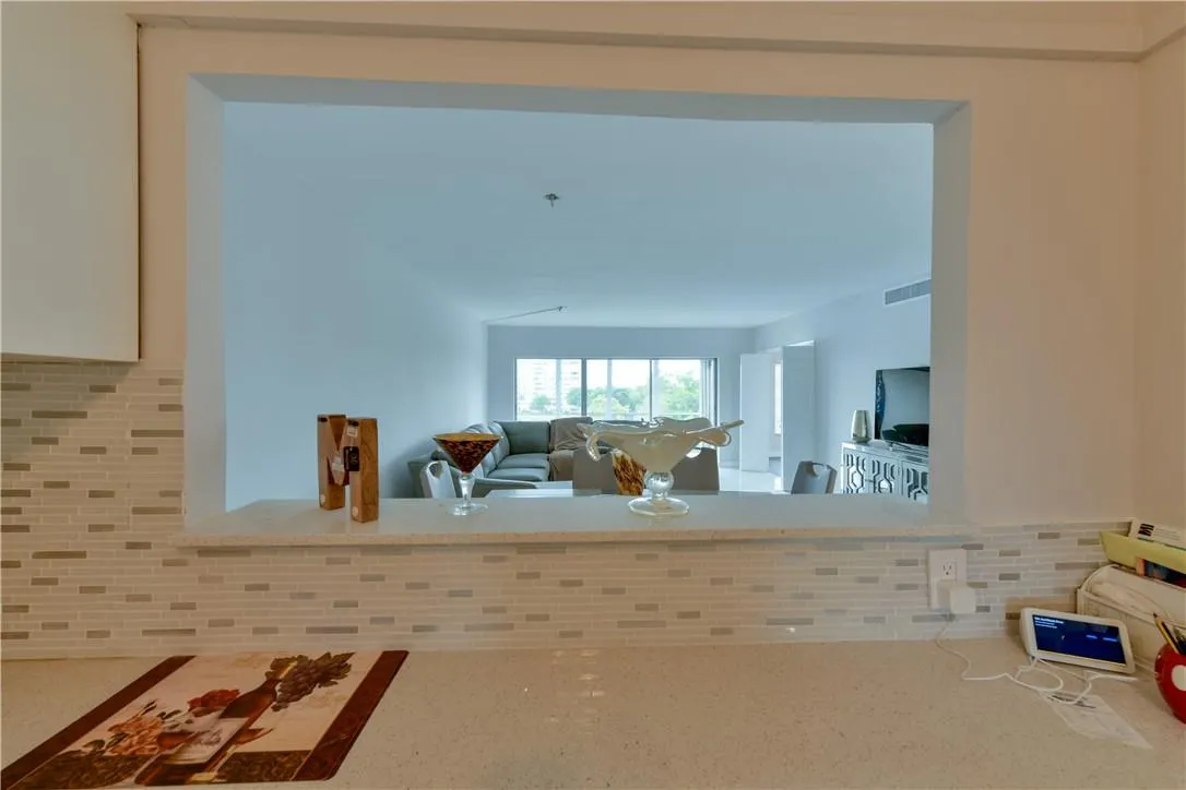 2751 N Palm Aire Drive, #501