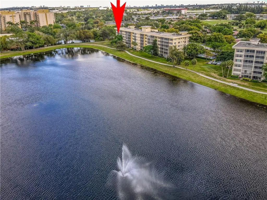 2751 N Palm Aire Drive, #501