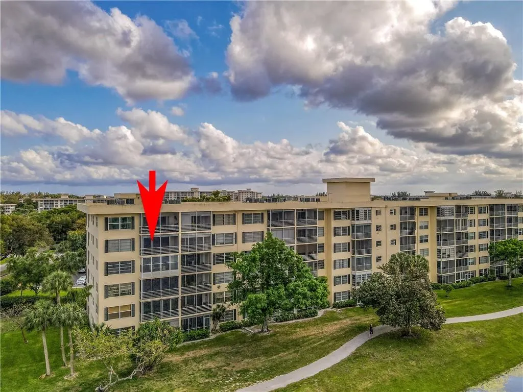 2751 N Palm Aire Drive, #501