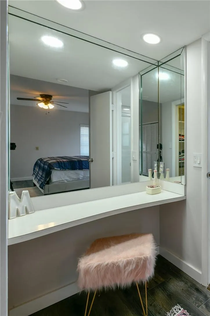 2751 N Palm Aire Drive, #501