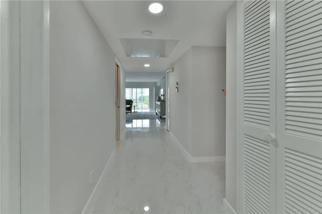 2751 N Palm Aire Drive, #501