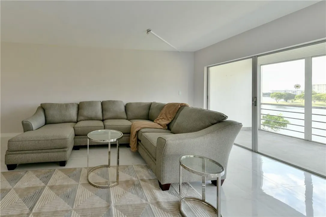 2751 N Palm Aire Drive, #501