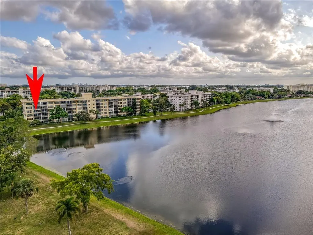 2751 N Palm Aire Drive, #501
