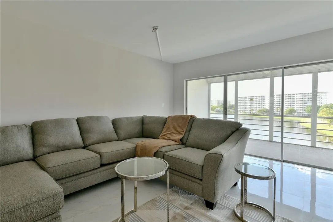 2751 N Palm Aire Drive, #501