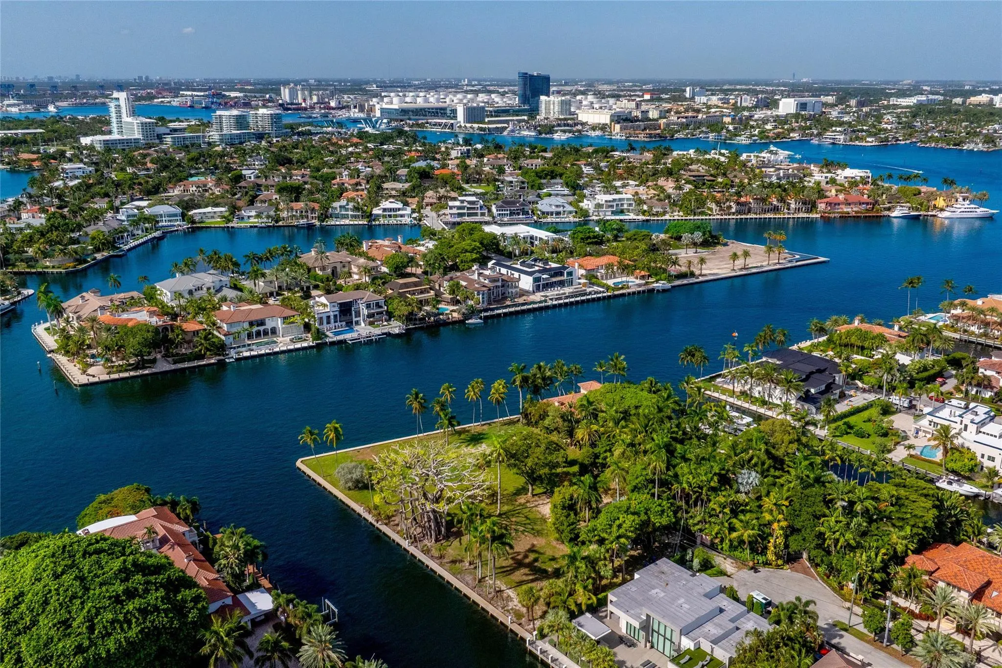 1000 Riviera Isle Dr
