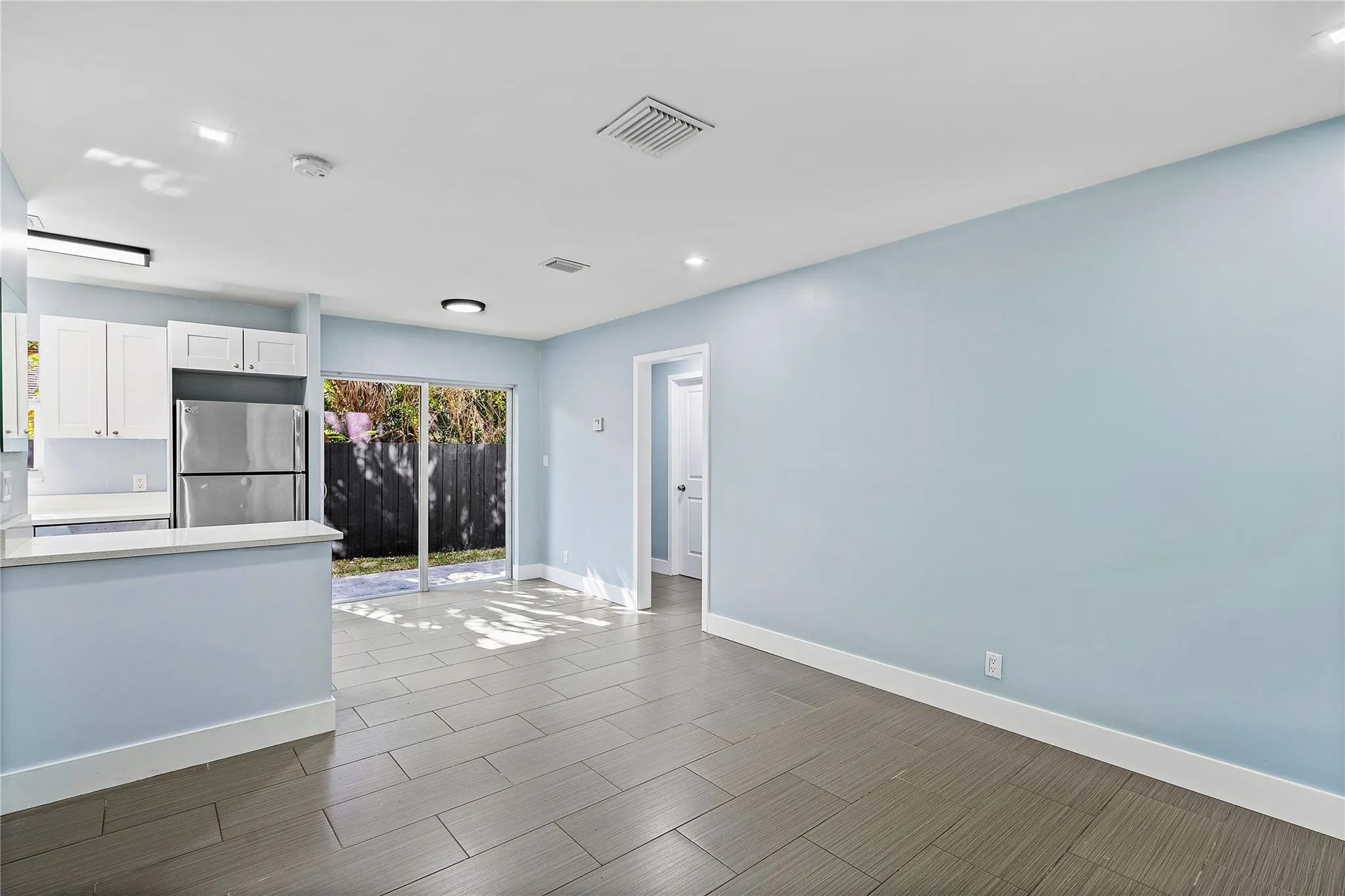 1211 NE 2nd Ave, #1