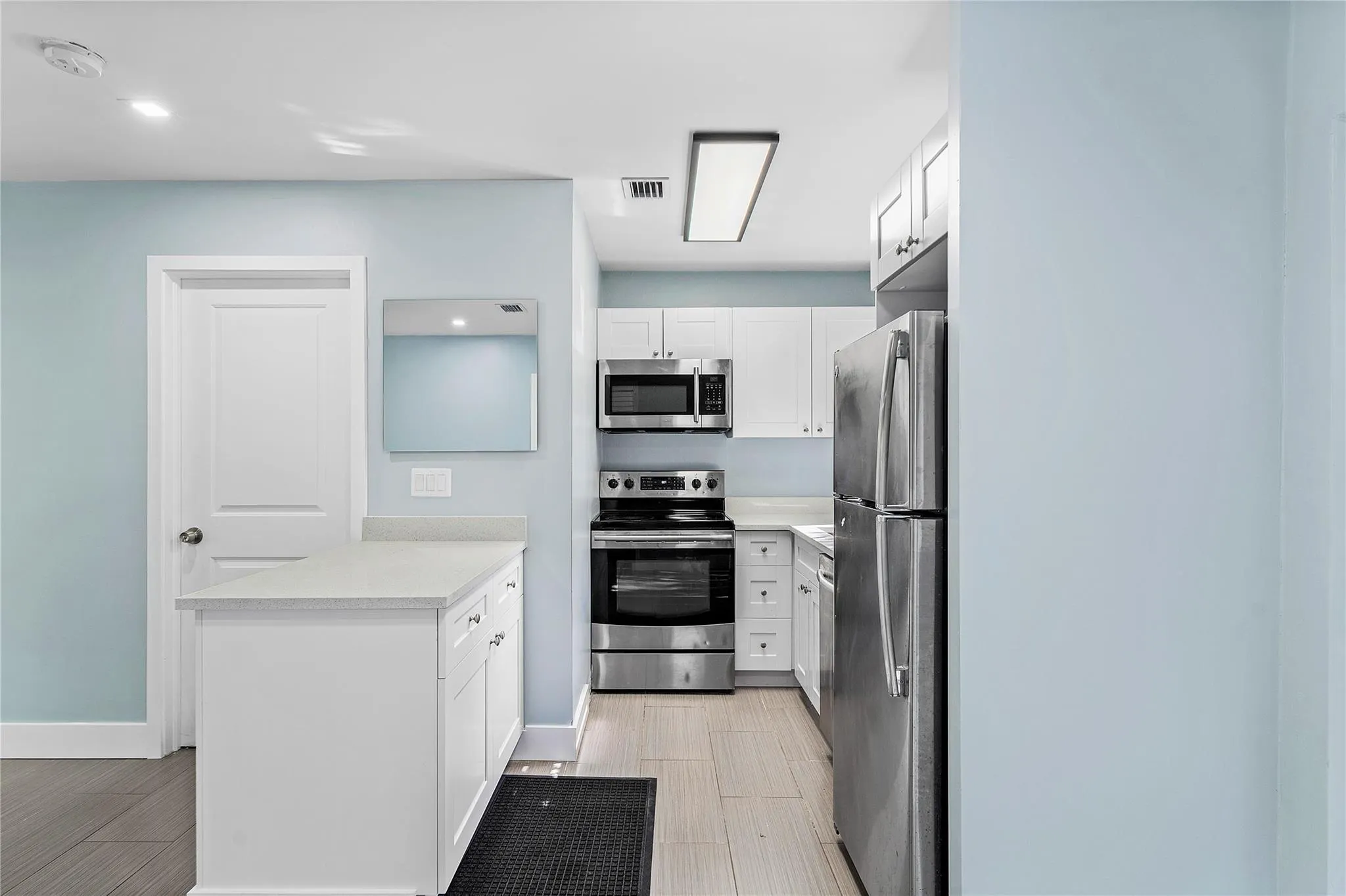 1211 NE 2nd Ave, #1