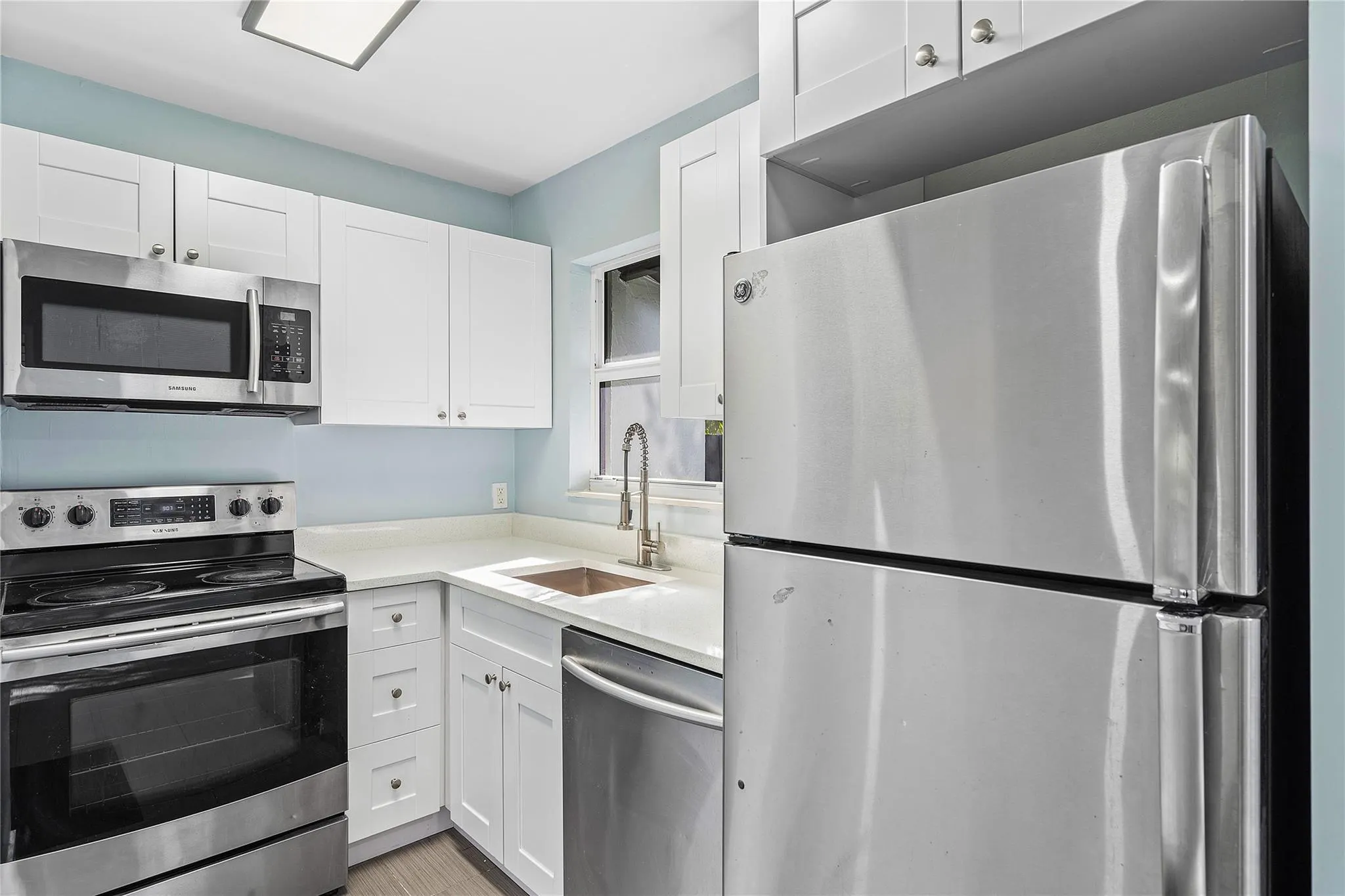1211 NE 2nd Ave, #1