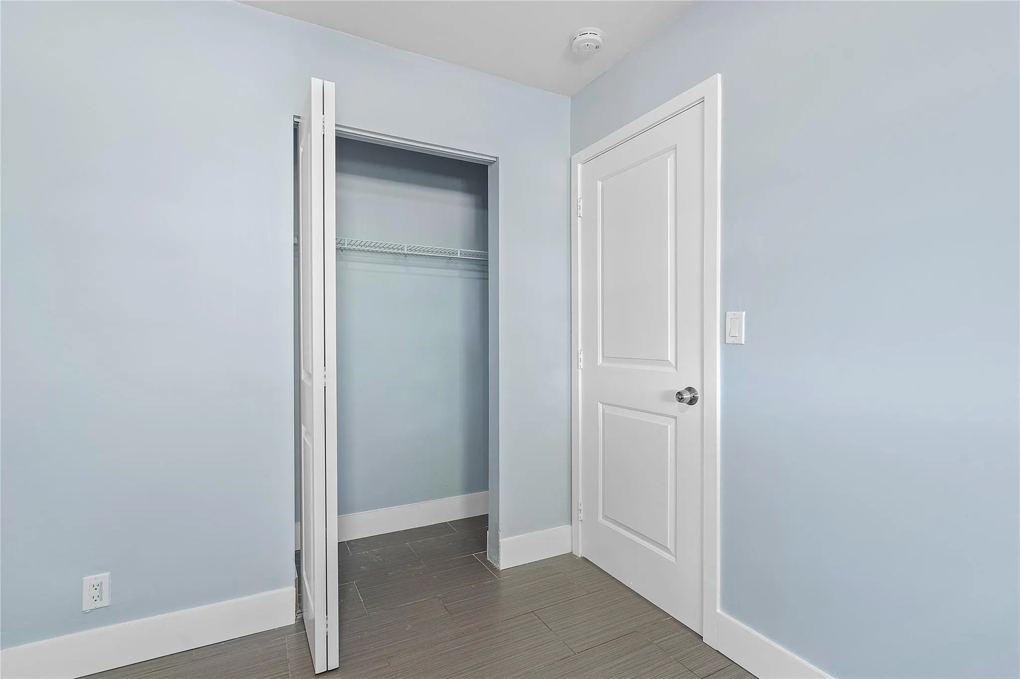 1211 NE 2nd Ave, #1