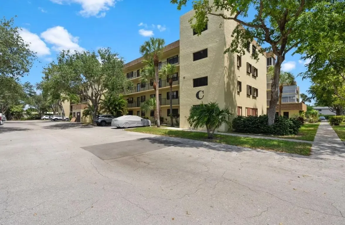 367 S Federal Hwy, #C321