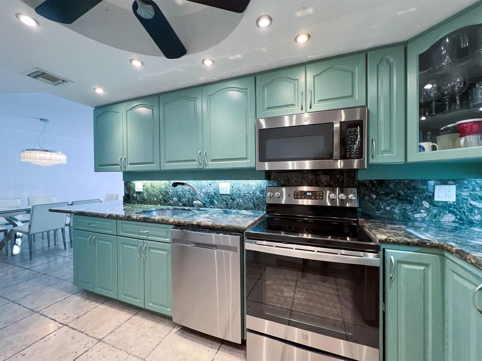 101 Briny Ave, #810