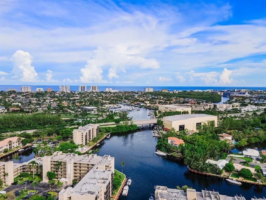 9 Royal Palm Way, #201