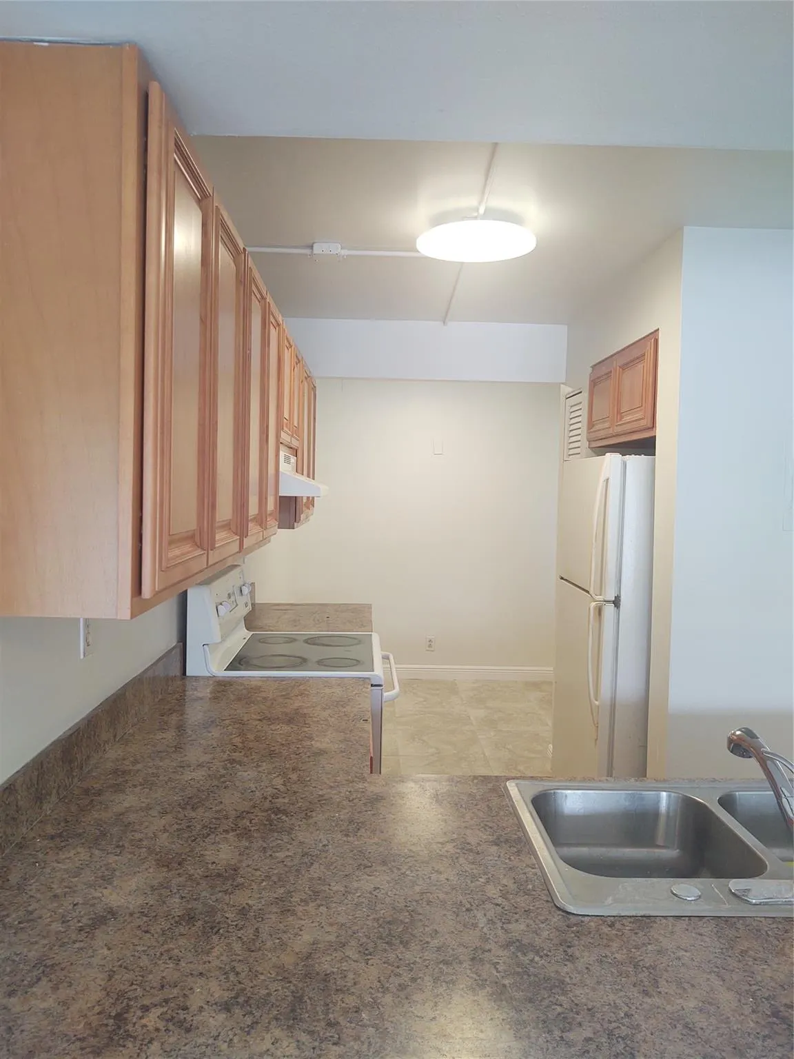 9 Royal Palm Way, #201