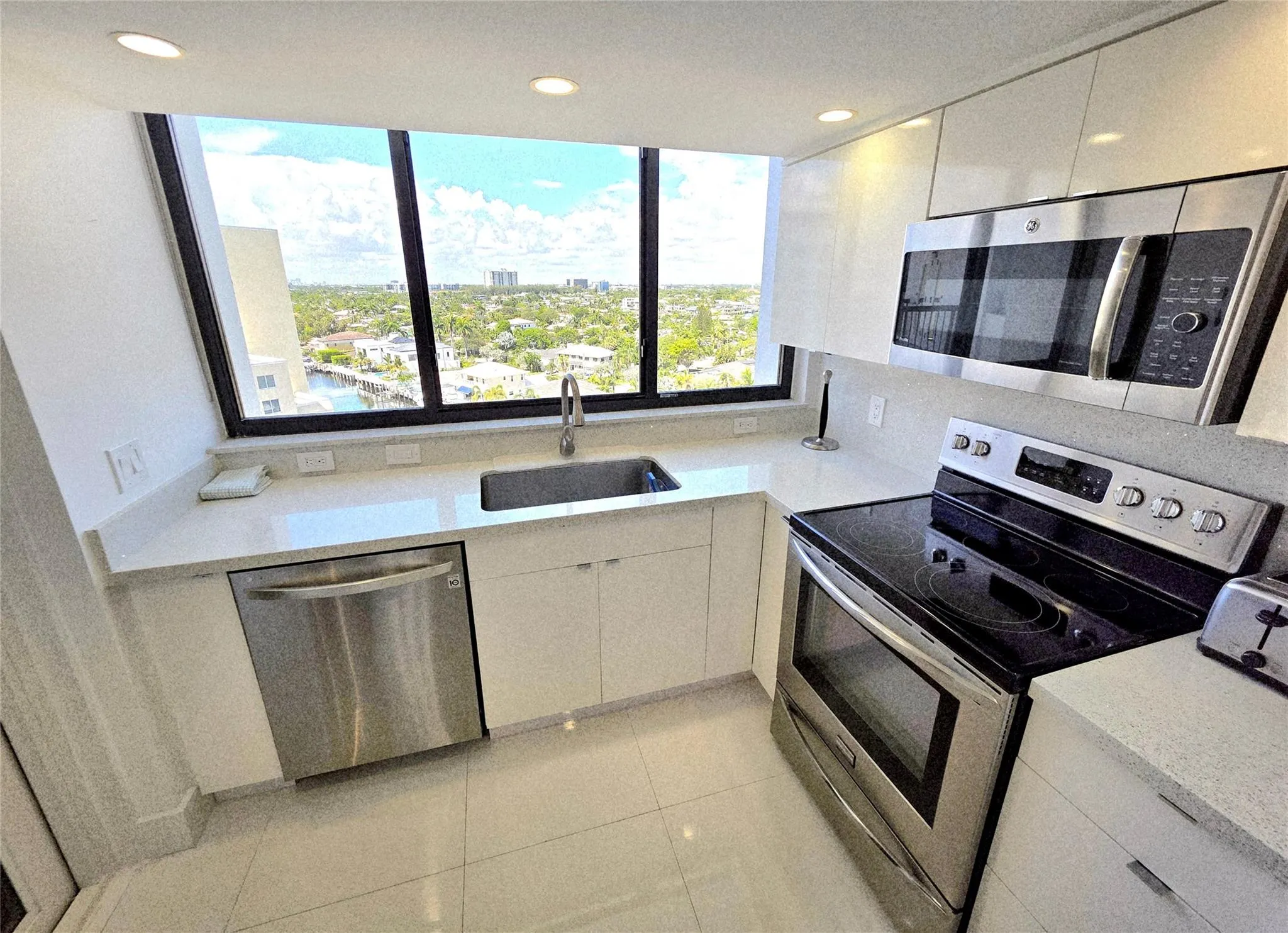 1361 S OCEAN BLVD, #PHB6