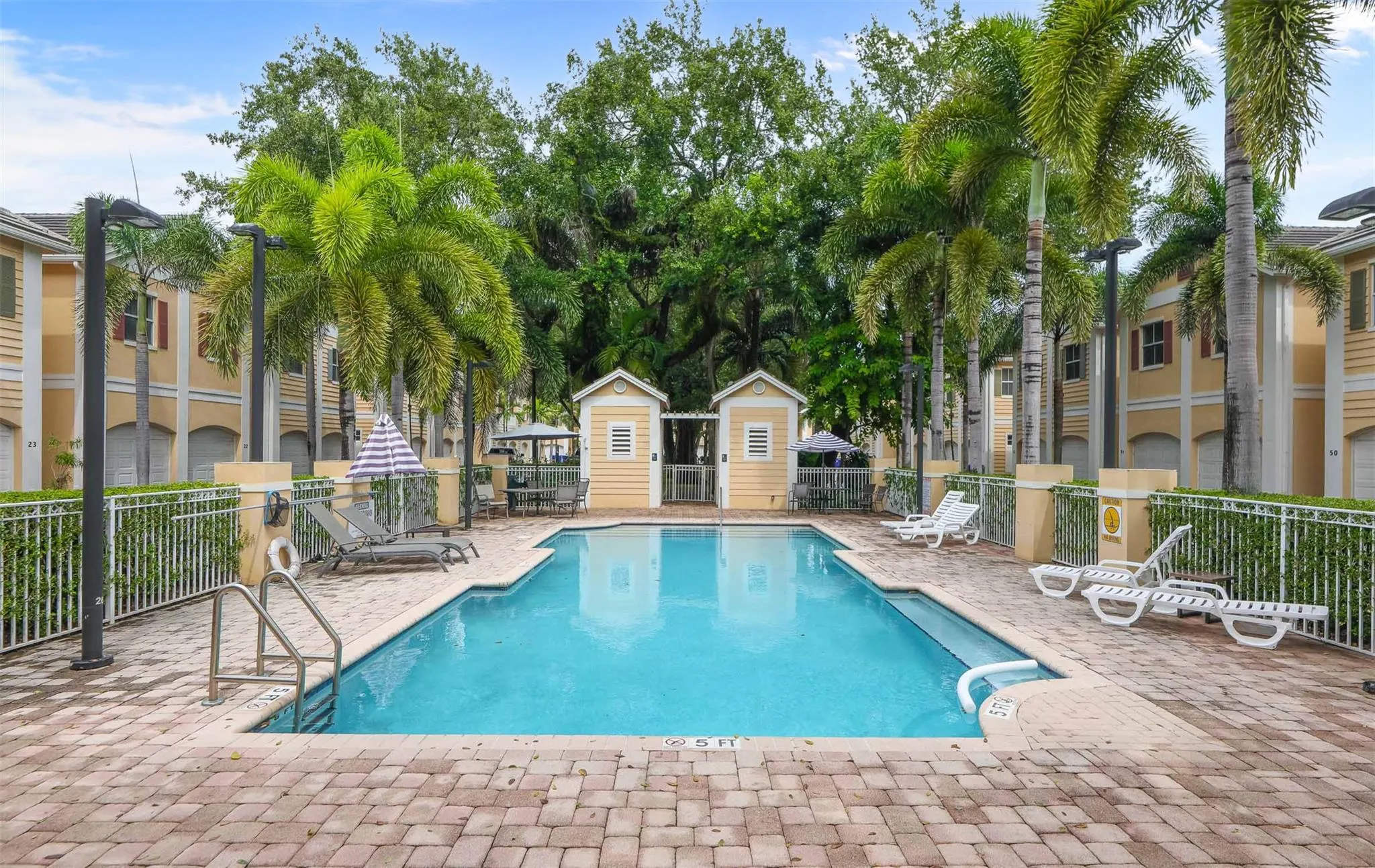 535 SW 18th Ave, #32
