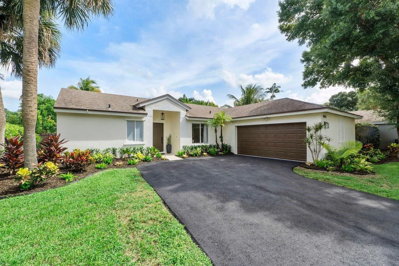4061 NW 54th Ct