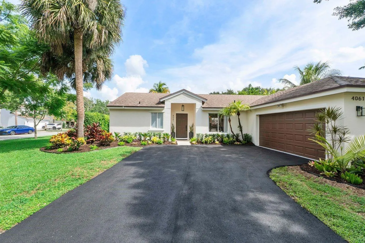 4061 NW 54th Ct