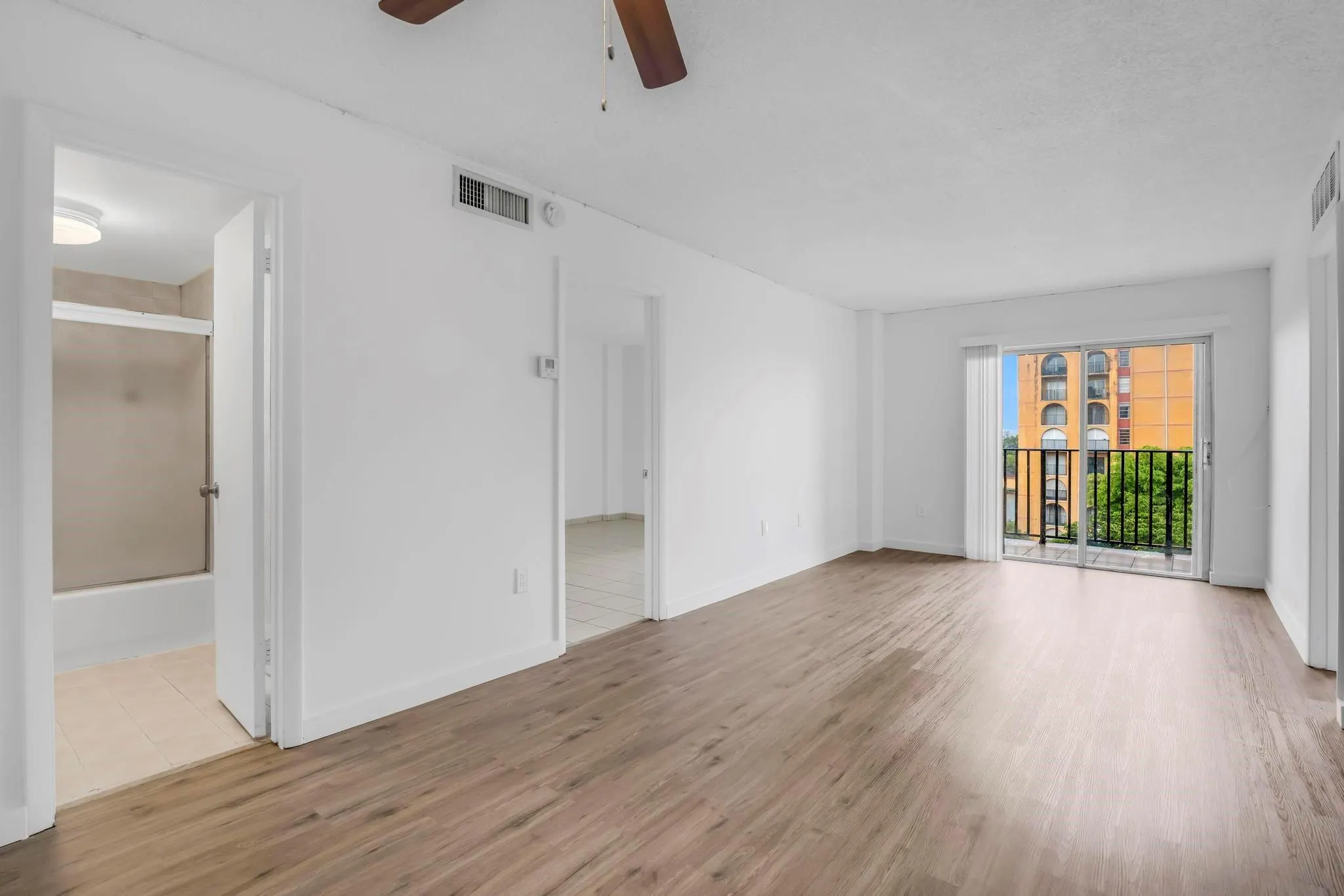 4801 NW 7th St, #503-16