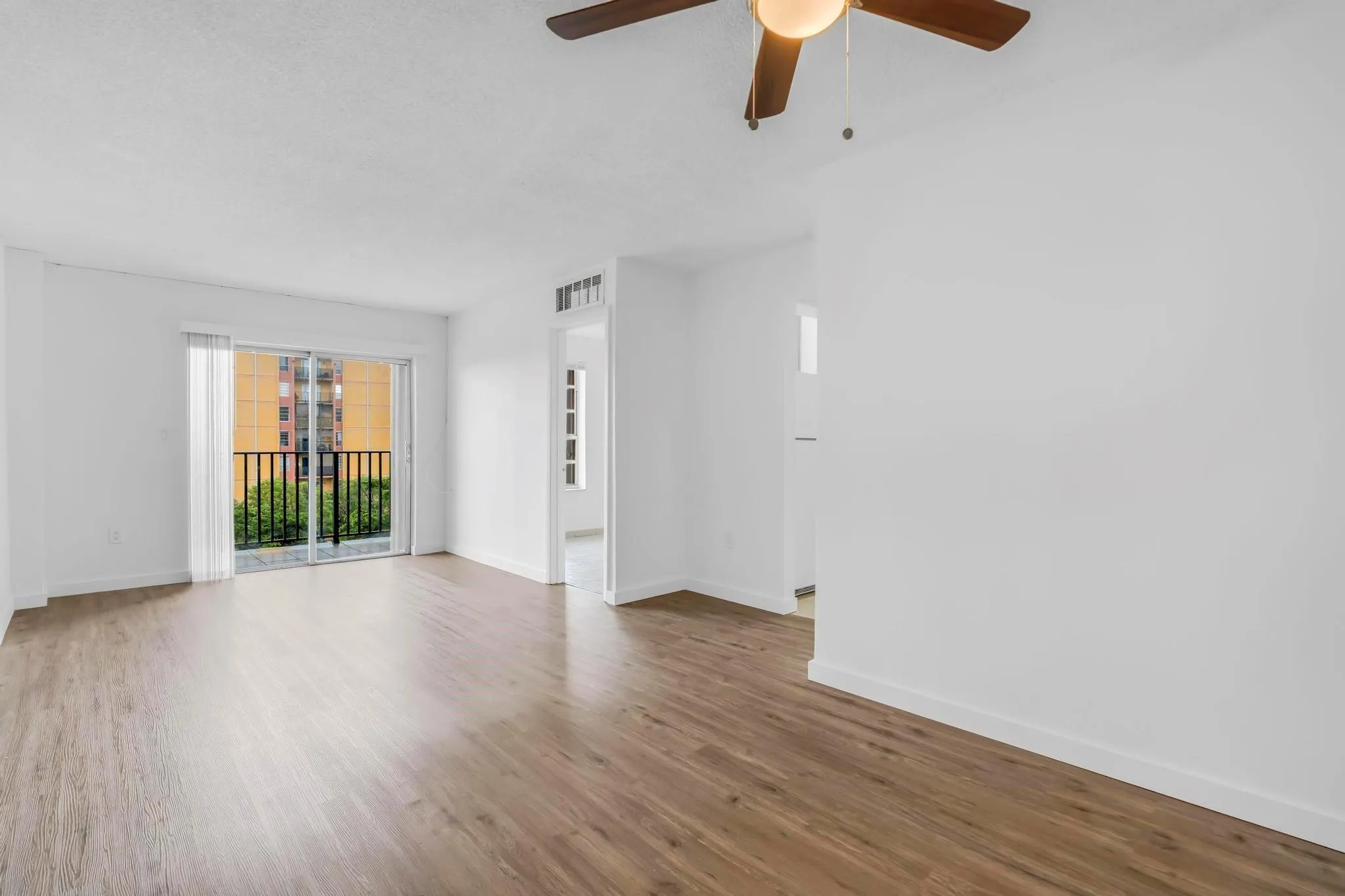4801 NW 7th St, #503-16