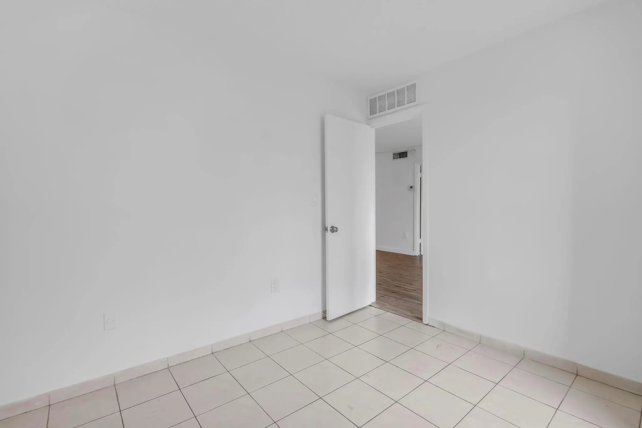 4801 NW 7th St, #503-16