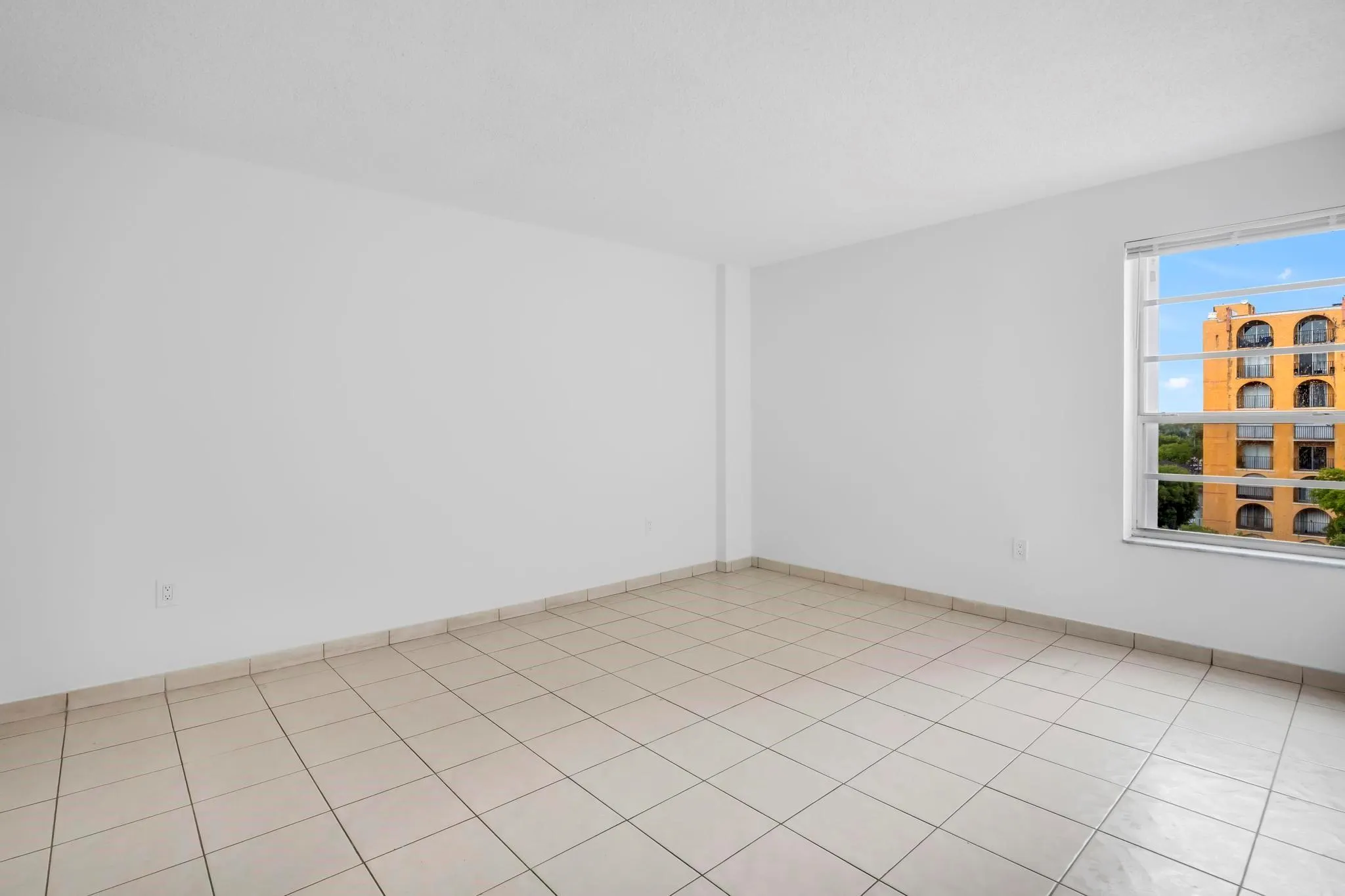 4801 NW 7th St, #503-16