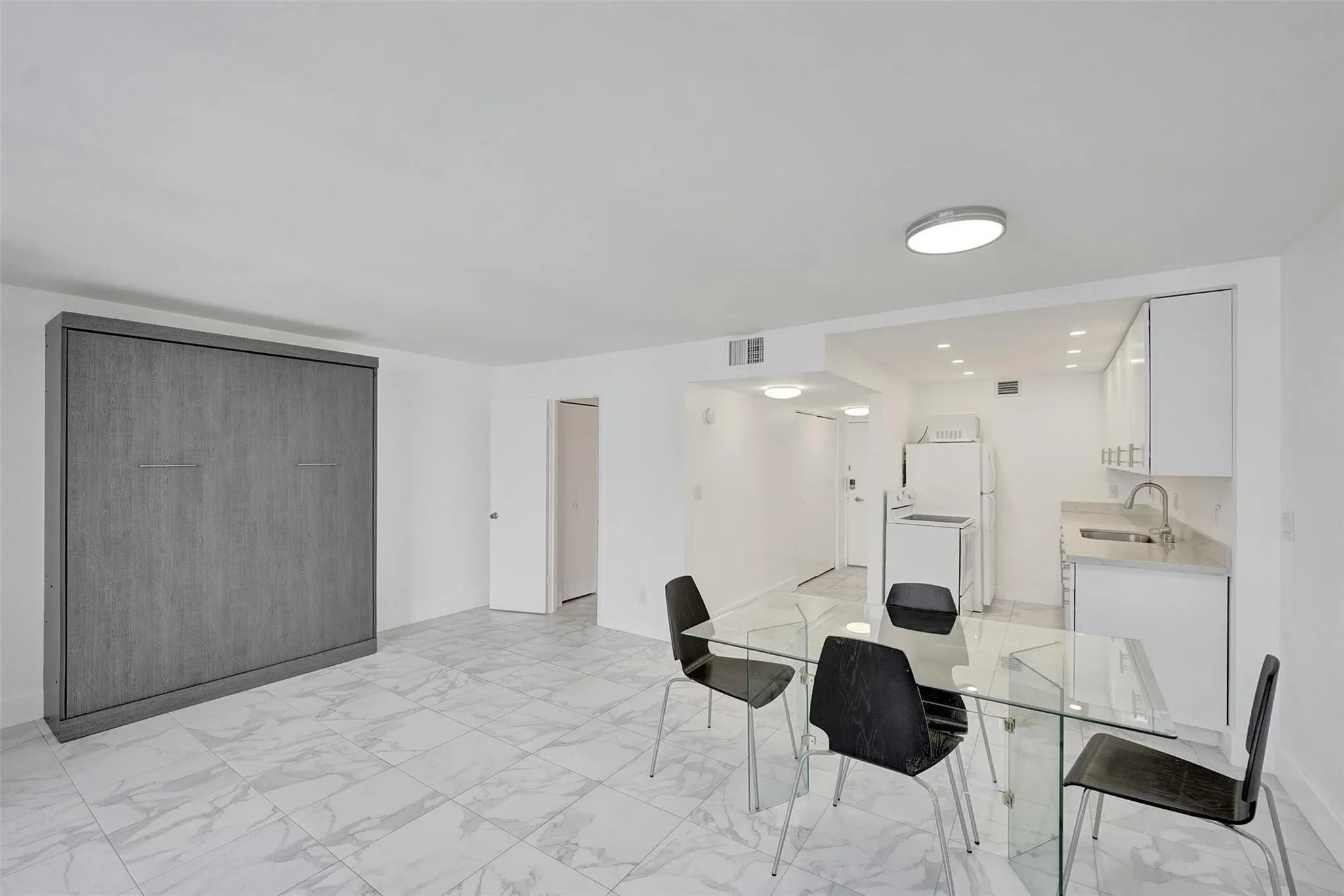 3015 N Ocean Blvd., #15C