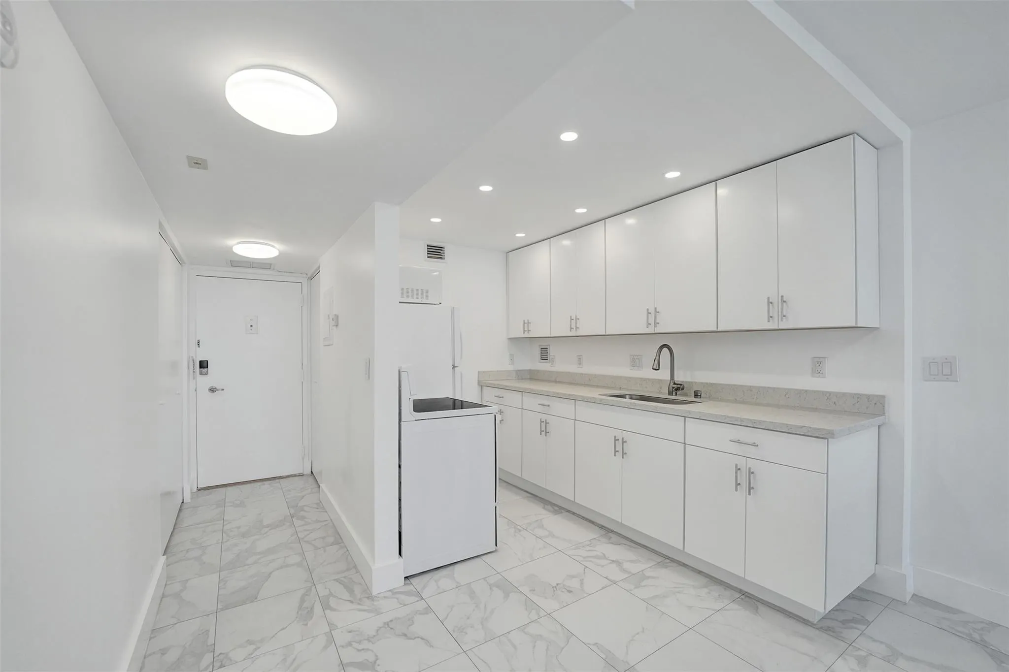 3015 N Ocean Blvd., #15C