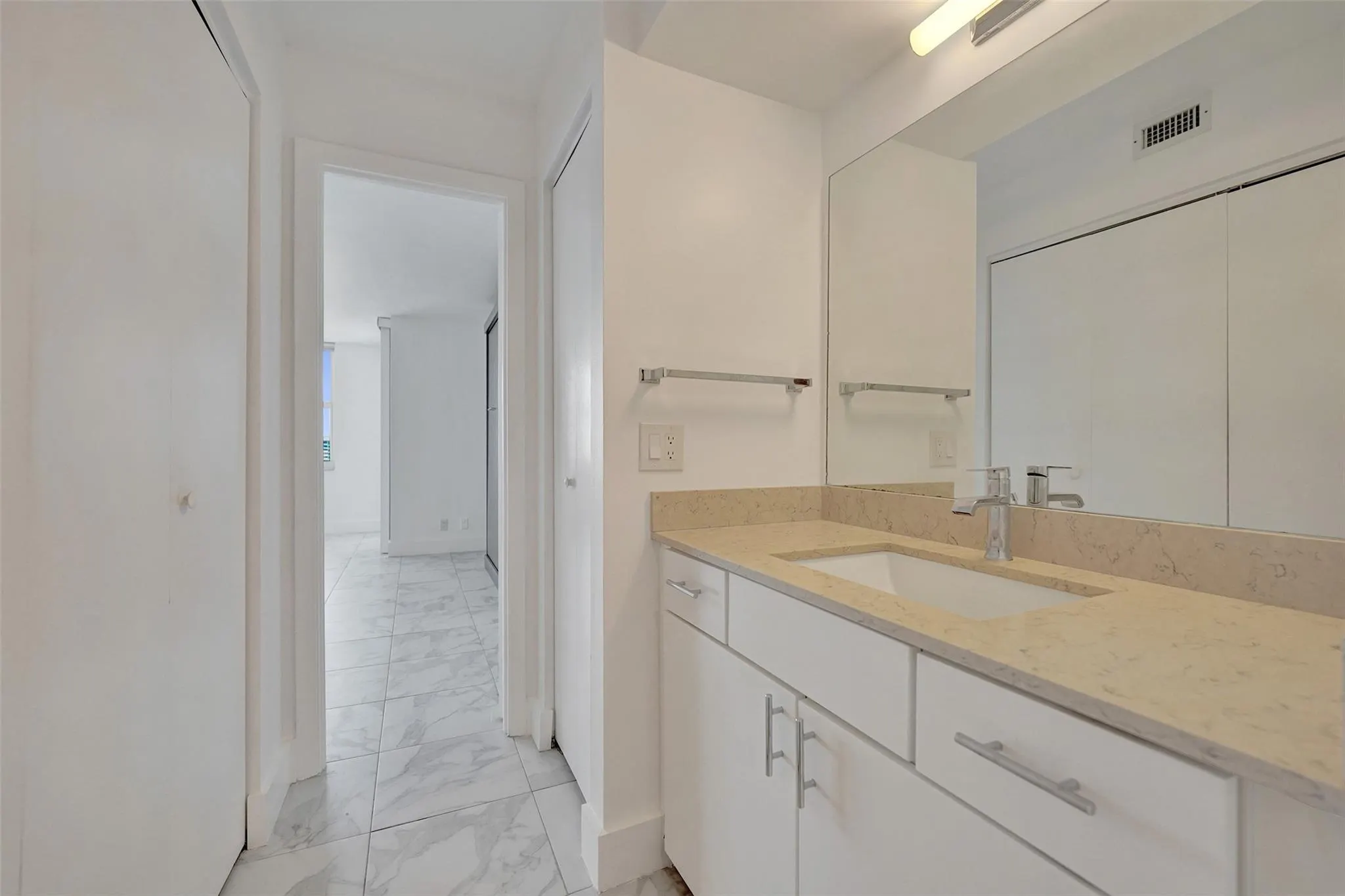 3015 N Ocean Blvd., #15C