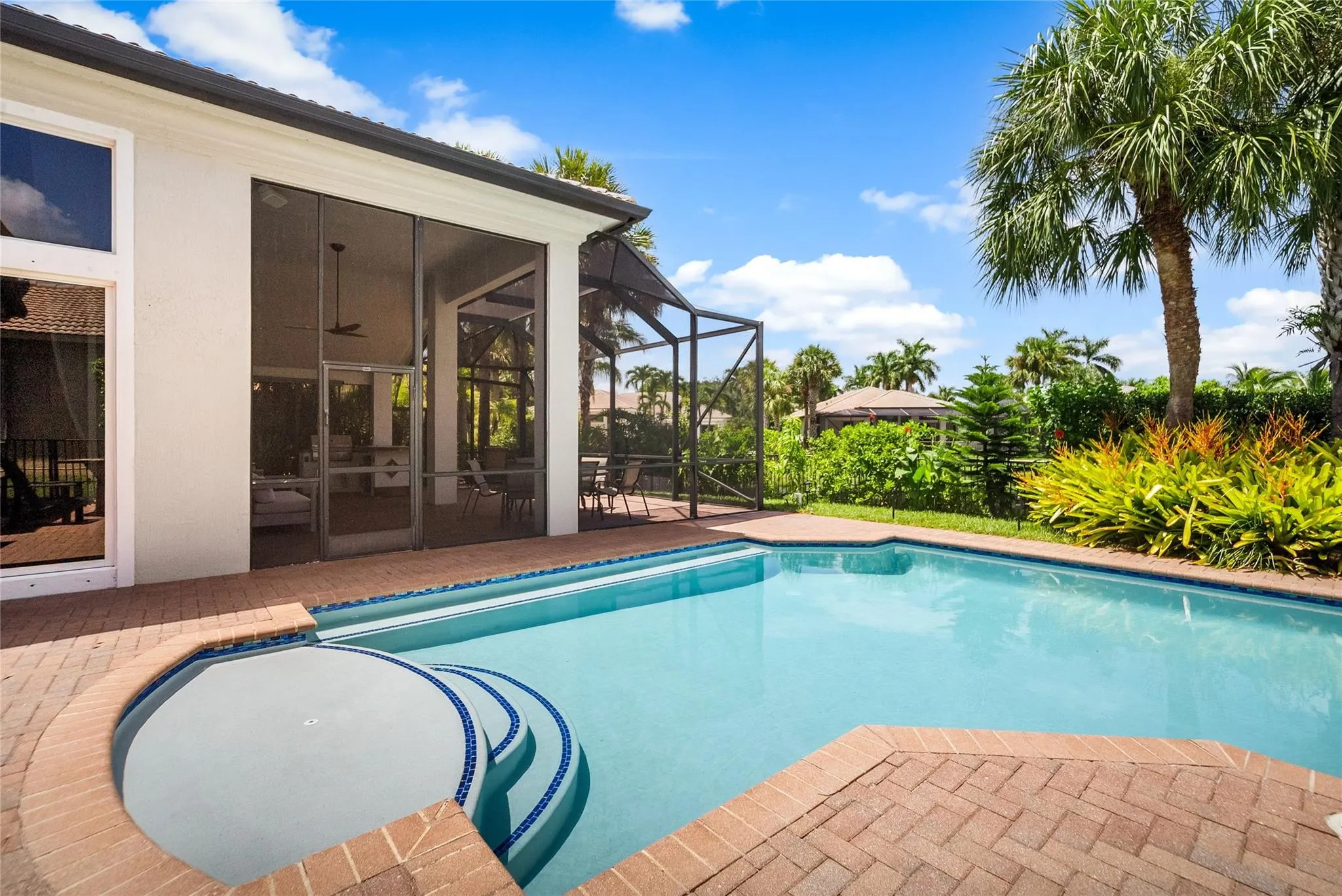7627 NW 127th Mnr