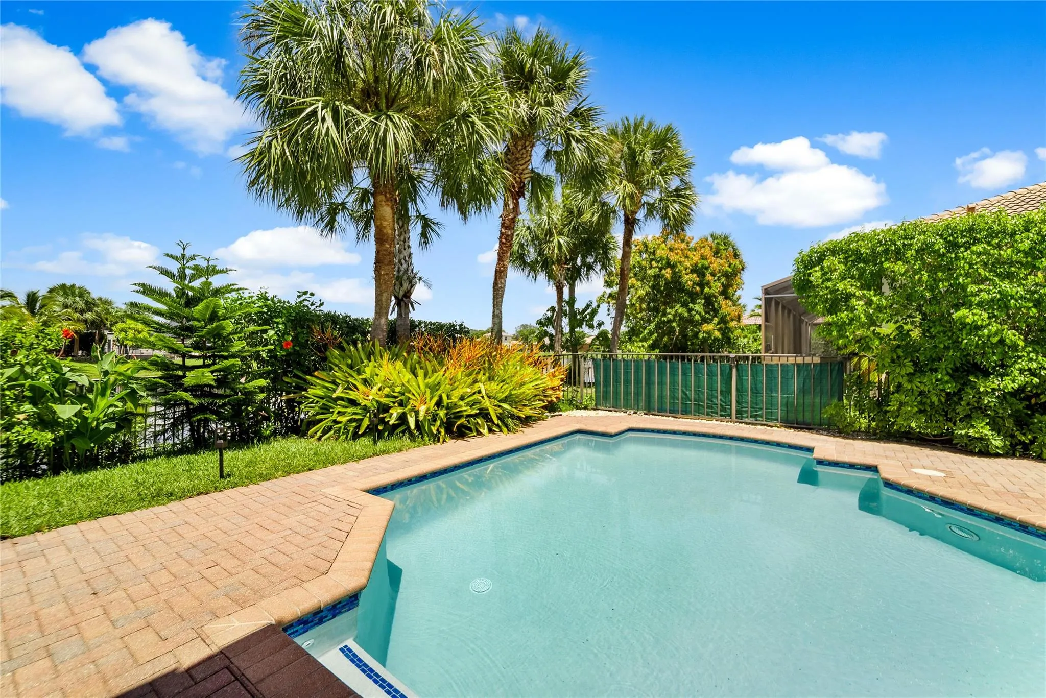 7627 NW 127th Mnr