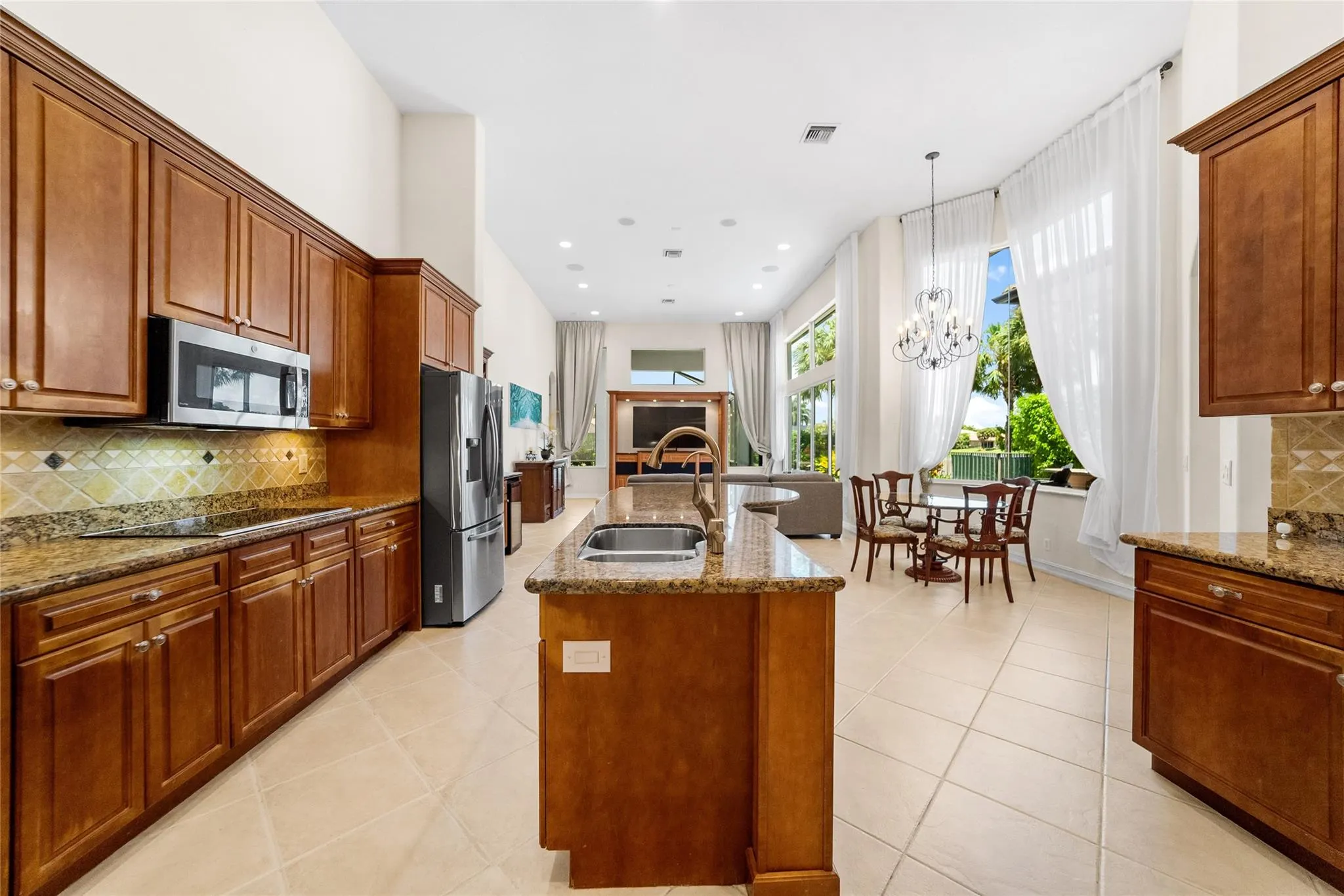 7627 NW 127th Mnr
