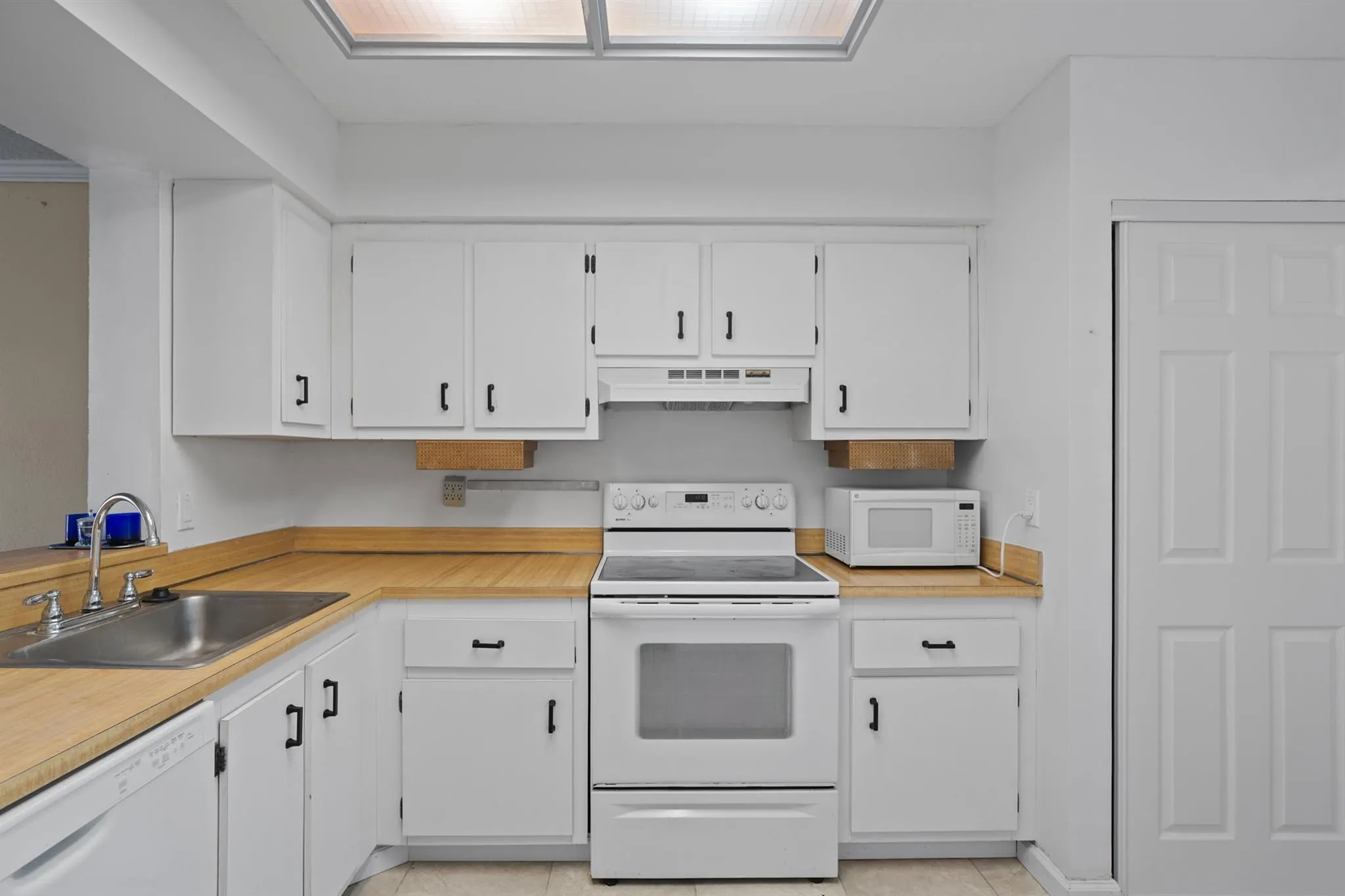 4550 NW 18th Ave, #301