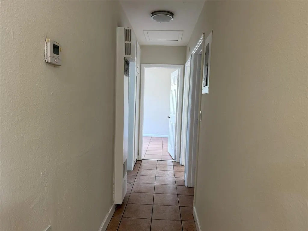 640 SW 28th Dr