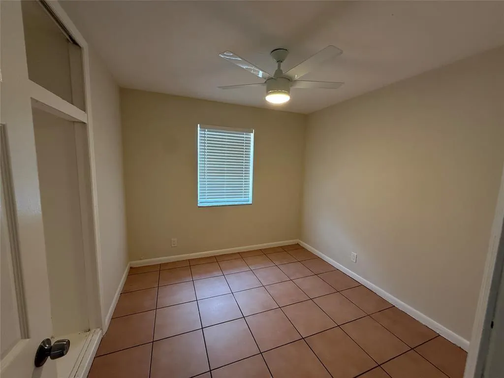 640 SW 28th Dr