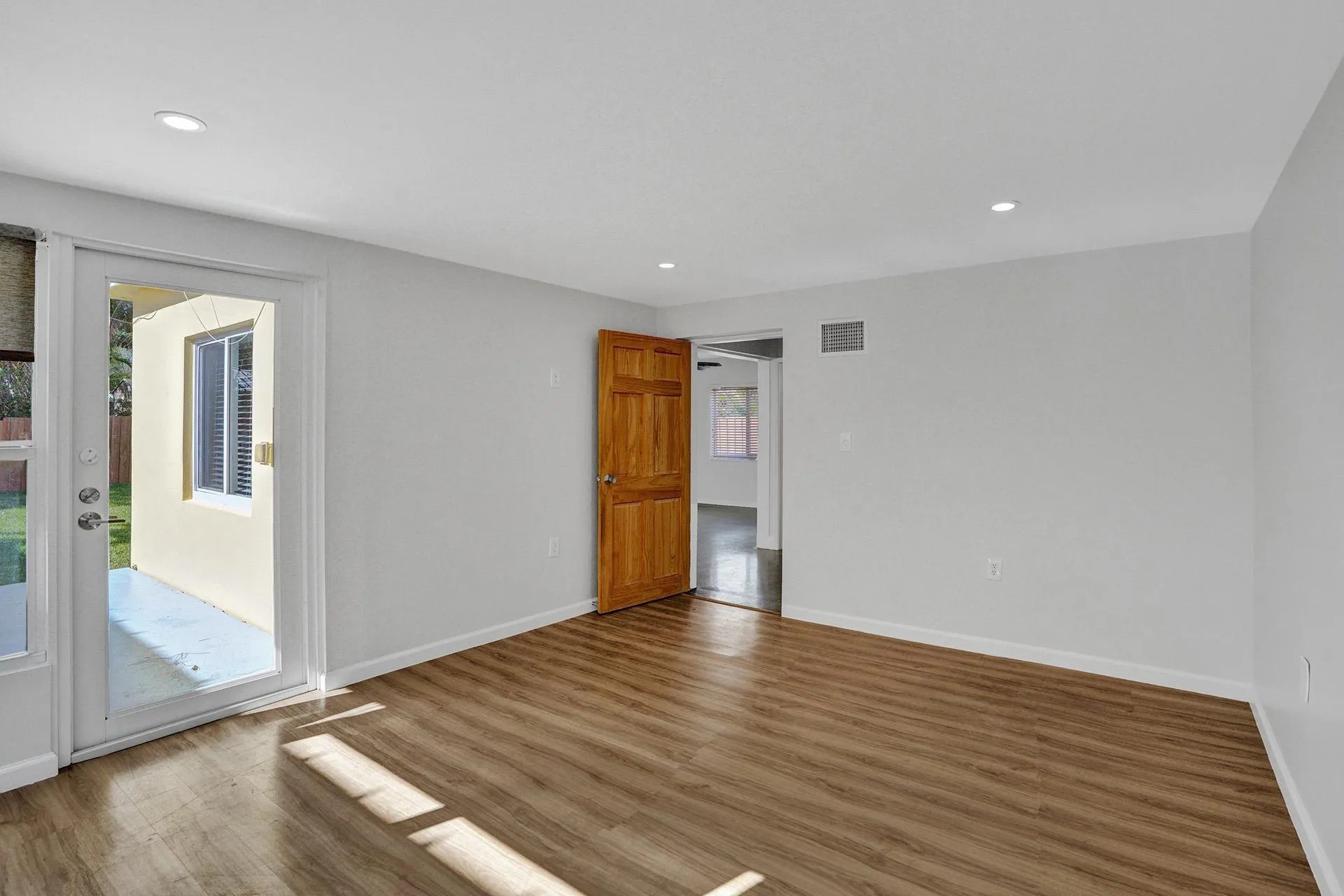 1617 NE 17th Ter