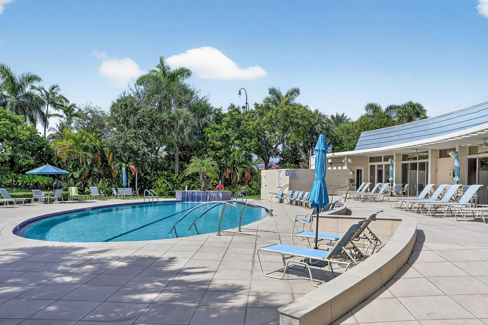1427 E Hillsboro Blvd, #327