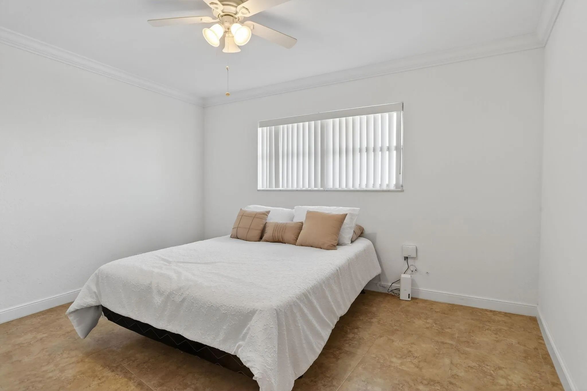 1427 E Hillsboro Blvd, #327