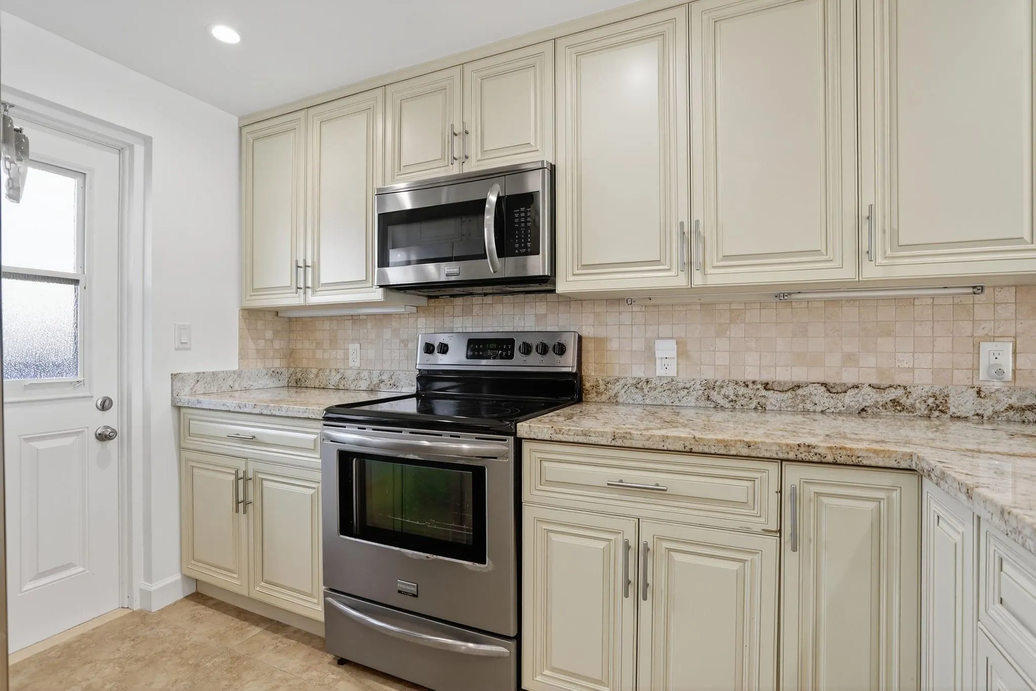 1427 E Hillsboro Blvd, #327