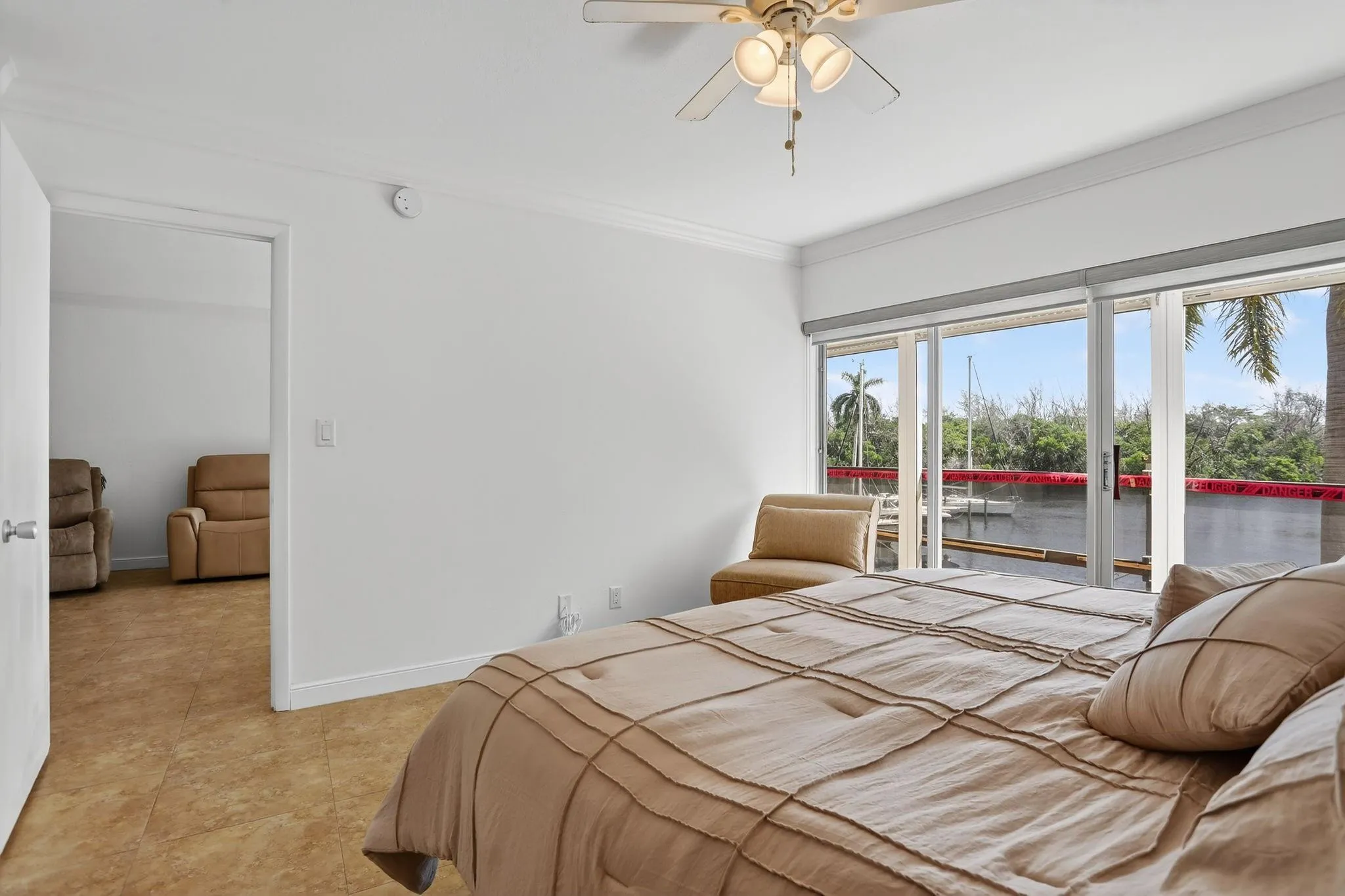 1427 E Hillsboro Blvd, #327