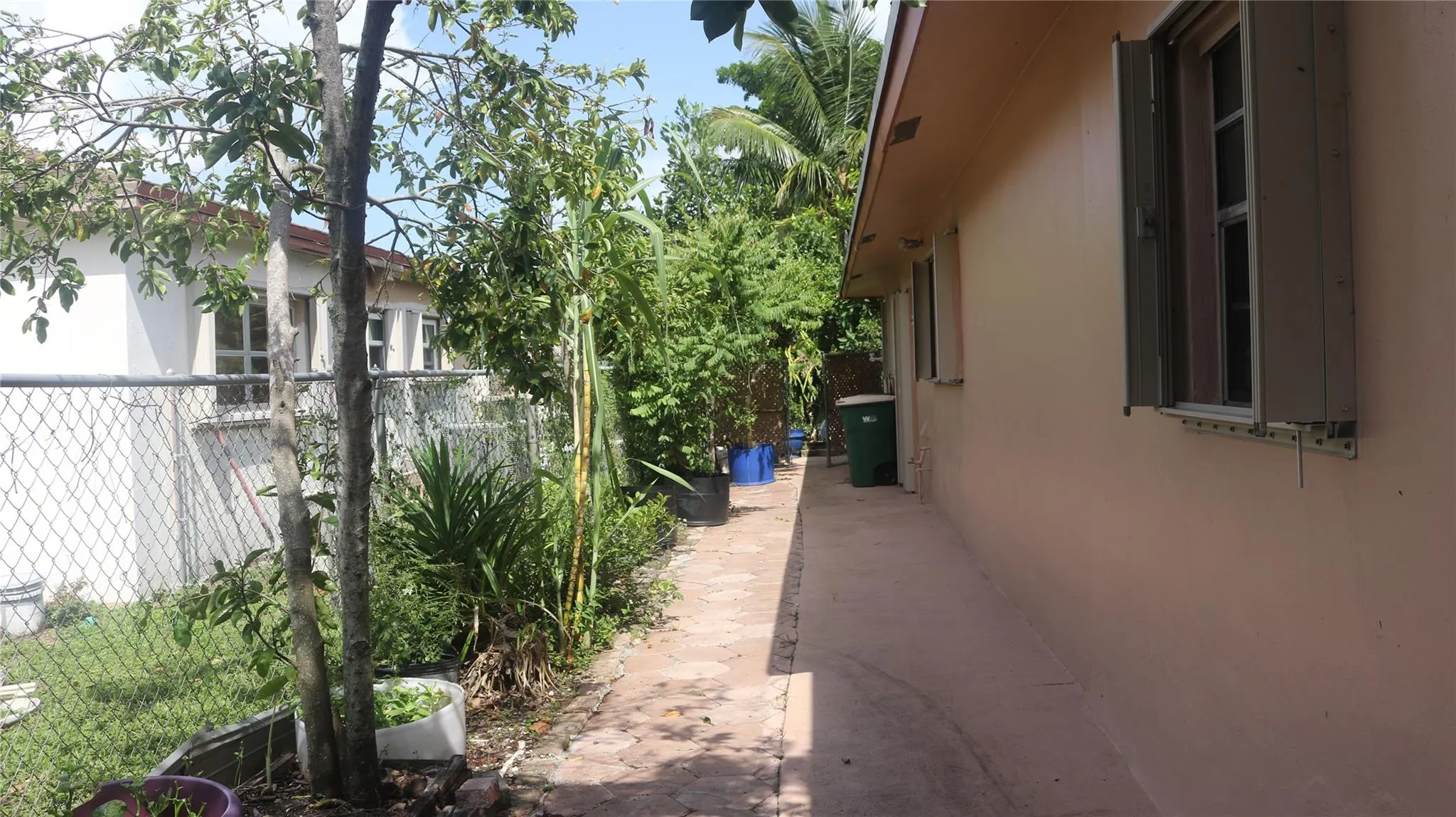 8261 NW 66th Ter