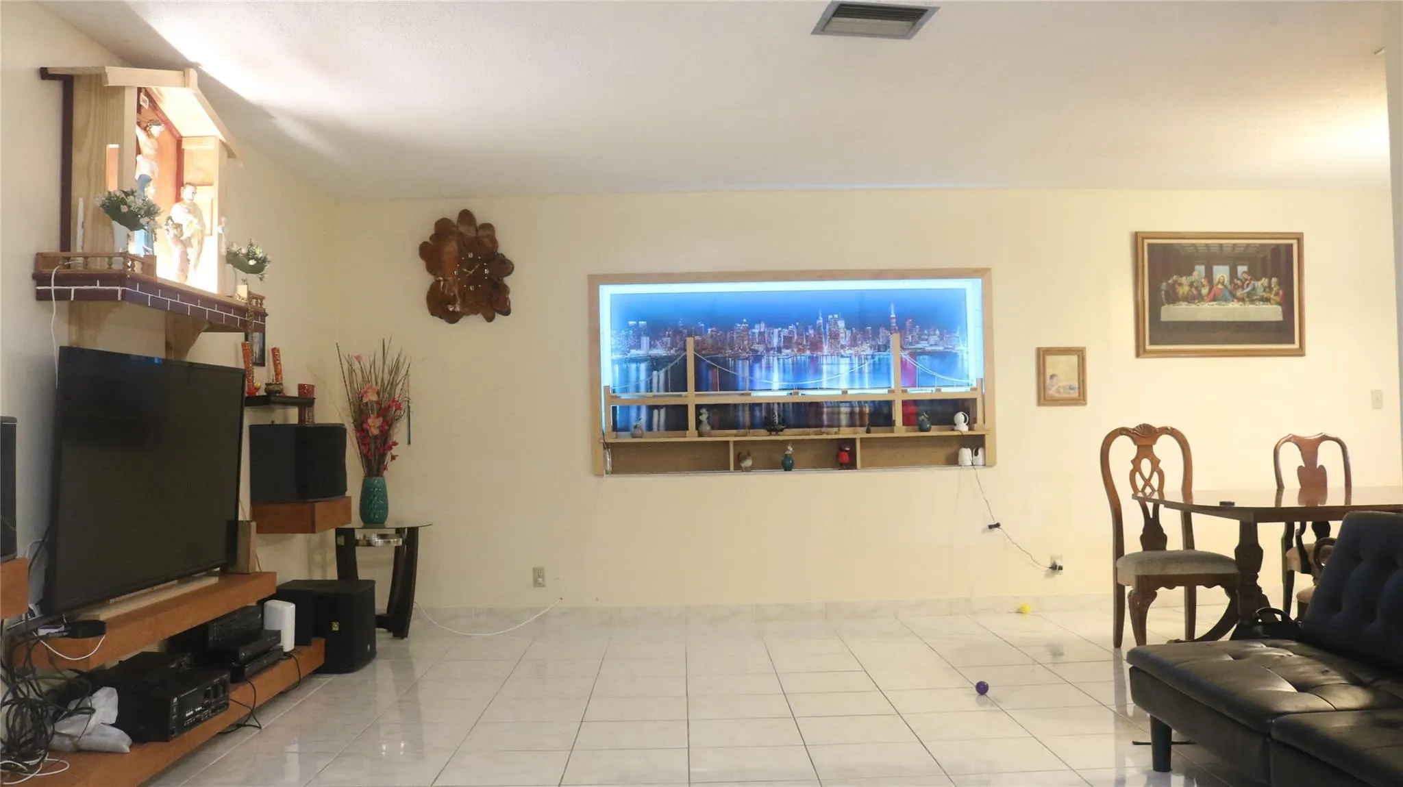 8261 NW 66th Ter