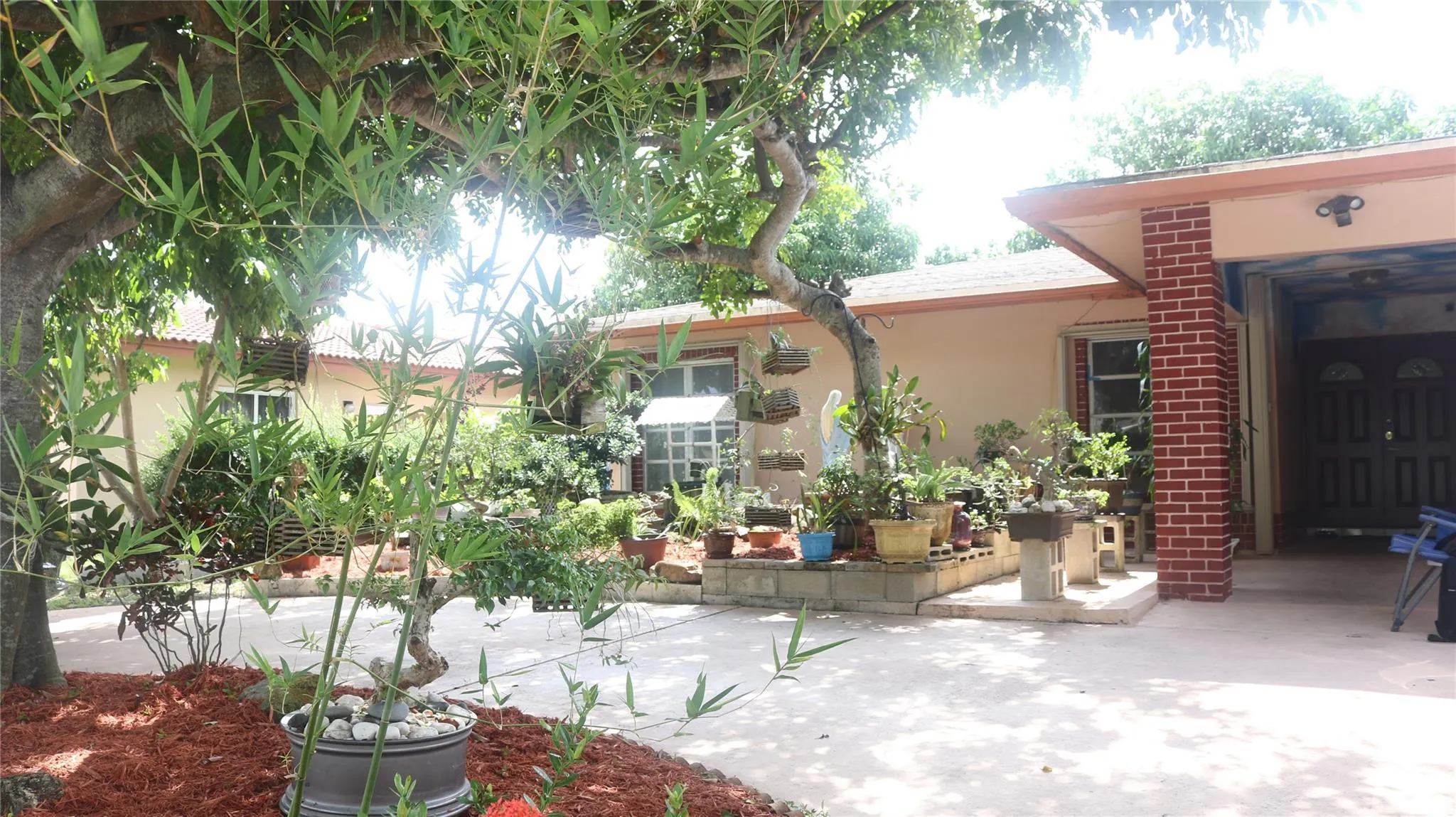8261 NW 66th Ter