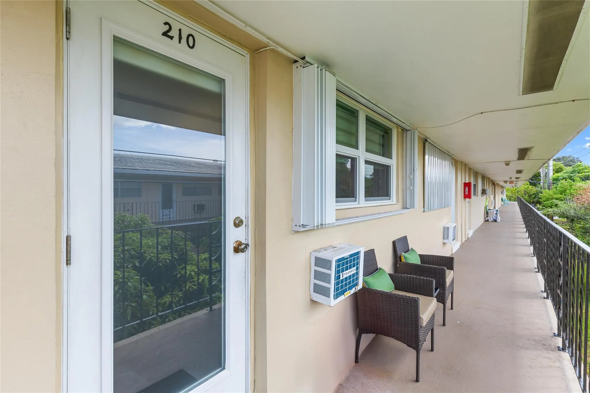 2160 NE 56th Ct, #210