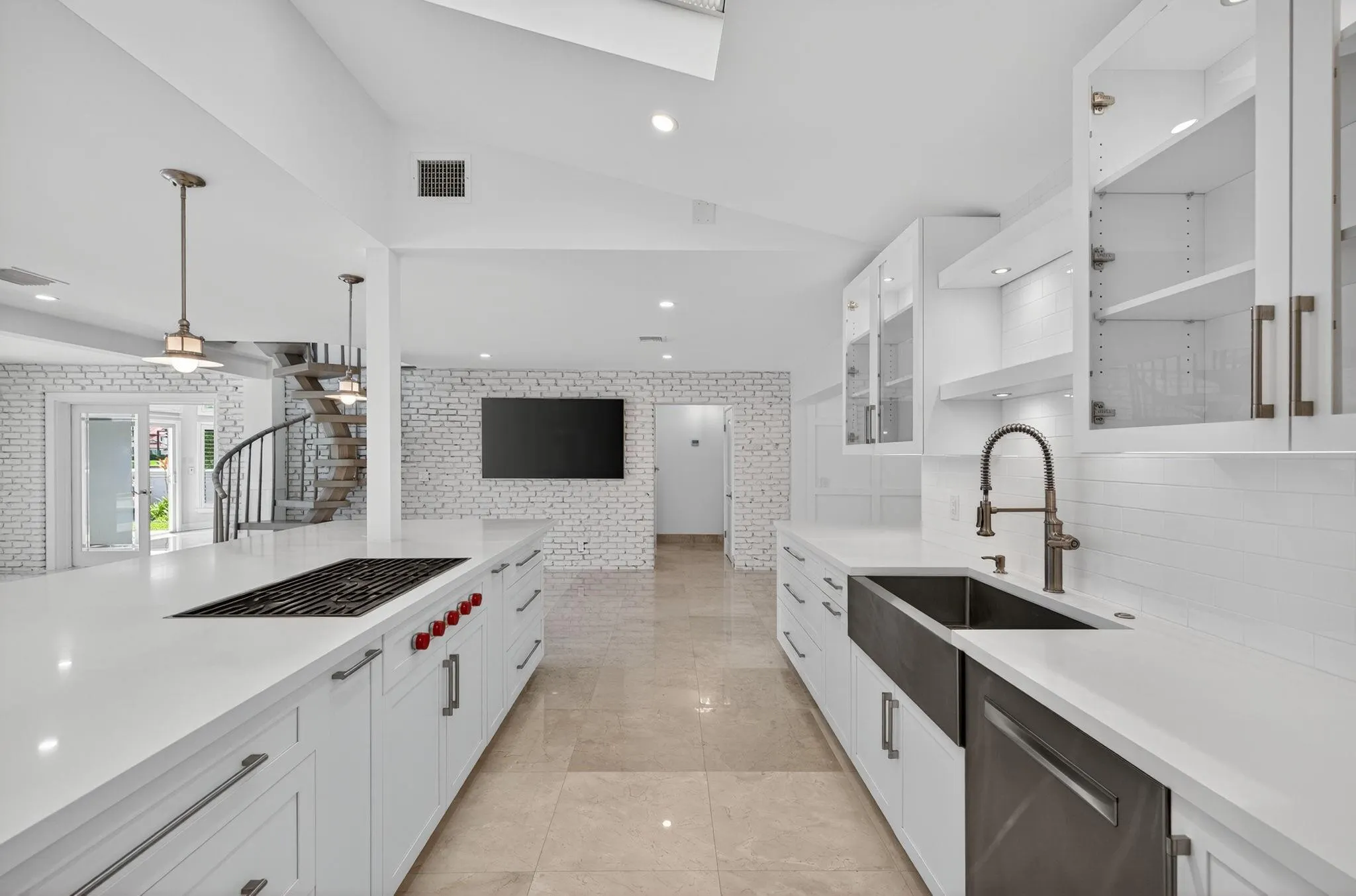 990 SE 7th Ave